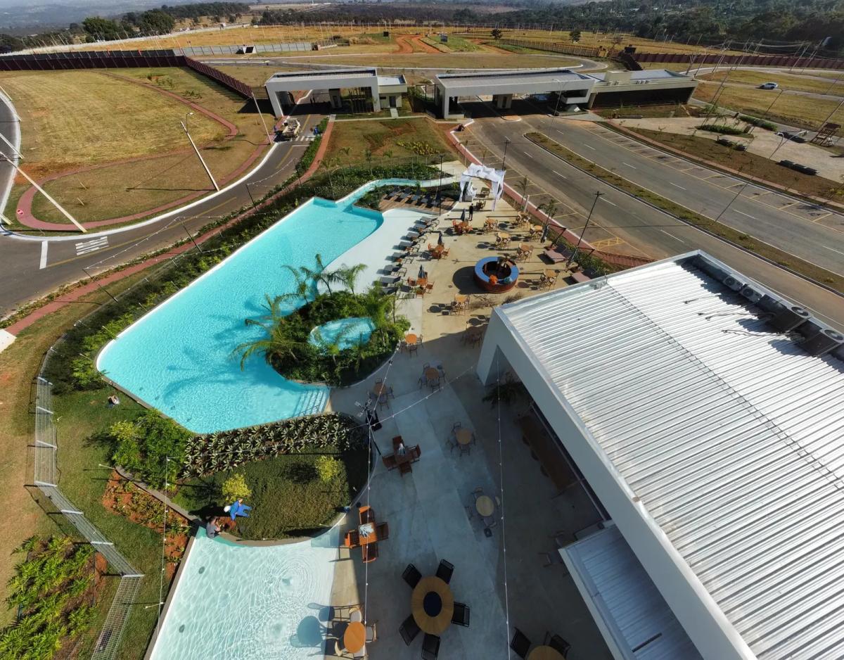 Áerea piscina 3.webp