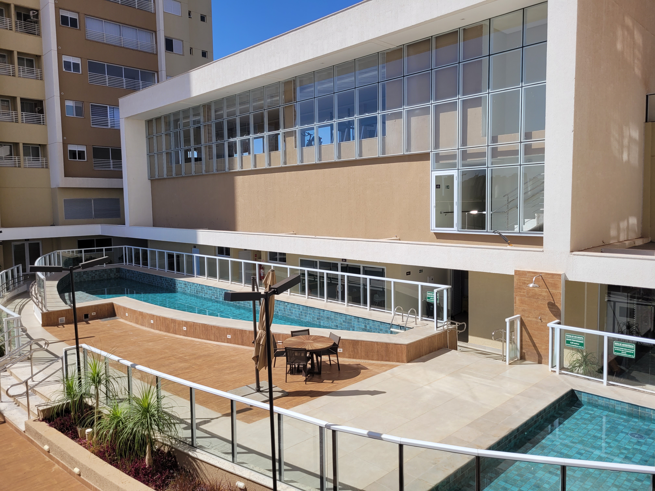 Piscina e academia