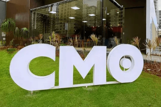 Fachada e identidade da Construtora CMO em Goiânia