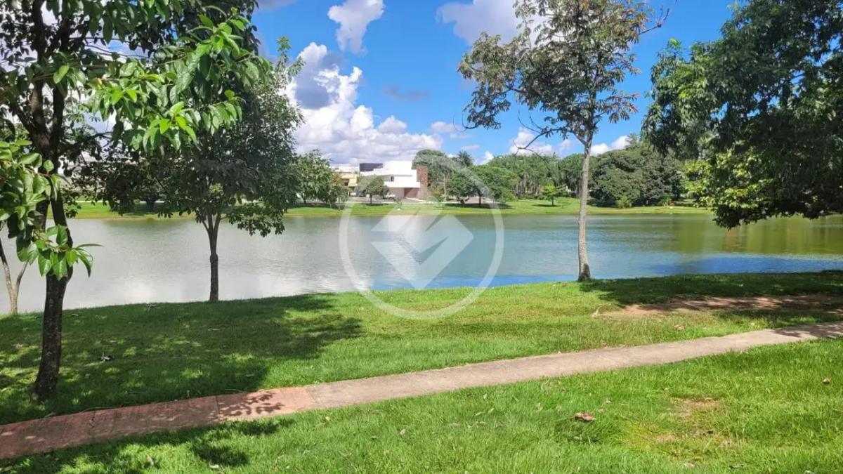 TERRENO CONDOMÍNIO · CONDOMINIO VILLAGE TRINDADE – fachada do empreendimento